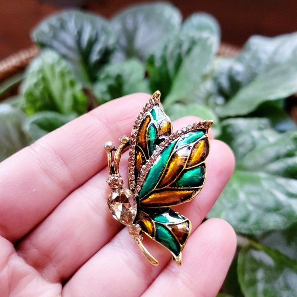 New Butterfly Brooch Pin - Picture 7 of 9